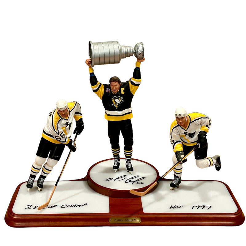 Mario Lemieux Signed, Inscribed "2 X Cup Champ, HOF 1997" Danbury Mint 3-Figurine Set