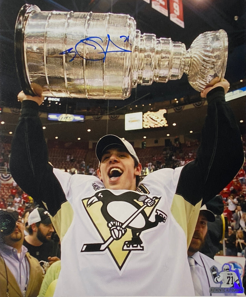 Evgeni Malkin Signed Pittsburgh Penguins Hoisting the 2009 Stanley Cup 8x10 Photo